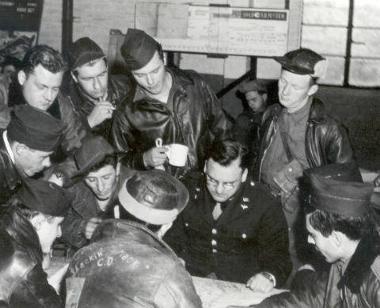 American servicemen debriefing after a bombing mission. (Image MC 371/910, Norfolk Record Office.)