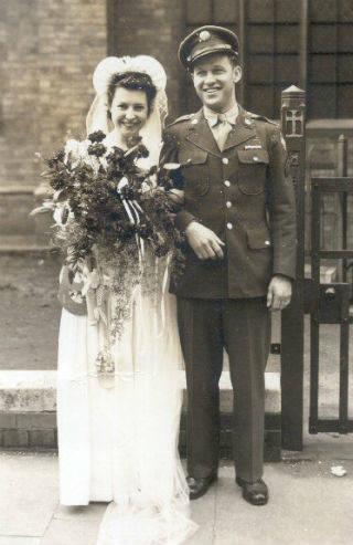 A Norfolk woman marrying an American serviceman (Image MC 371/435, Norfolk Record Office.)